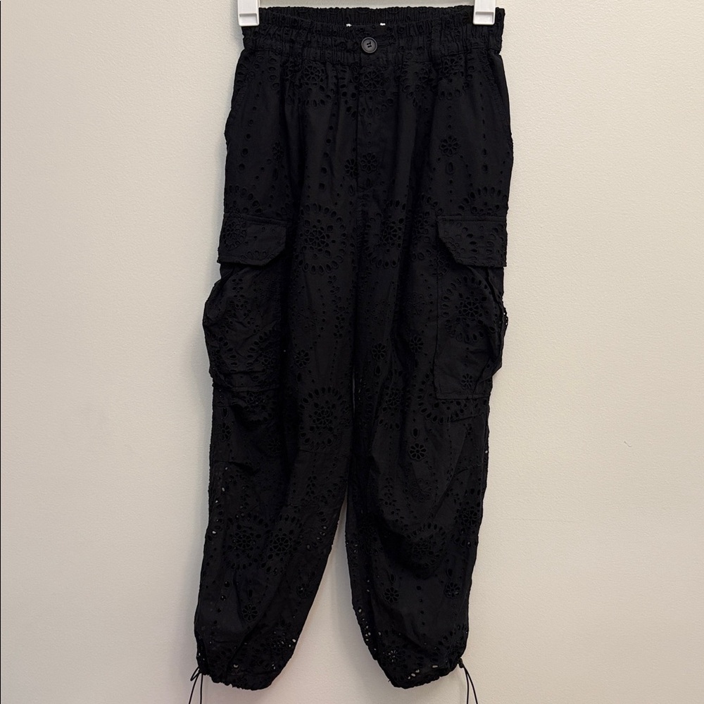Zara Black Eyelet Cargo Pants Women’s XS
